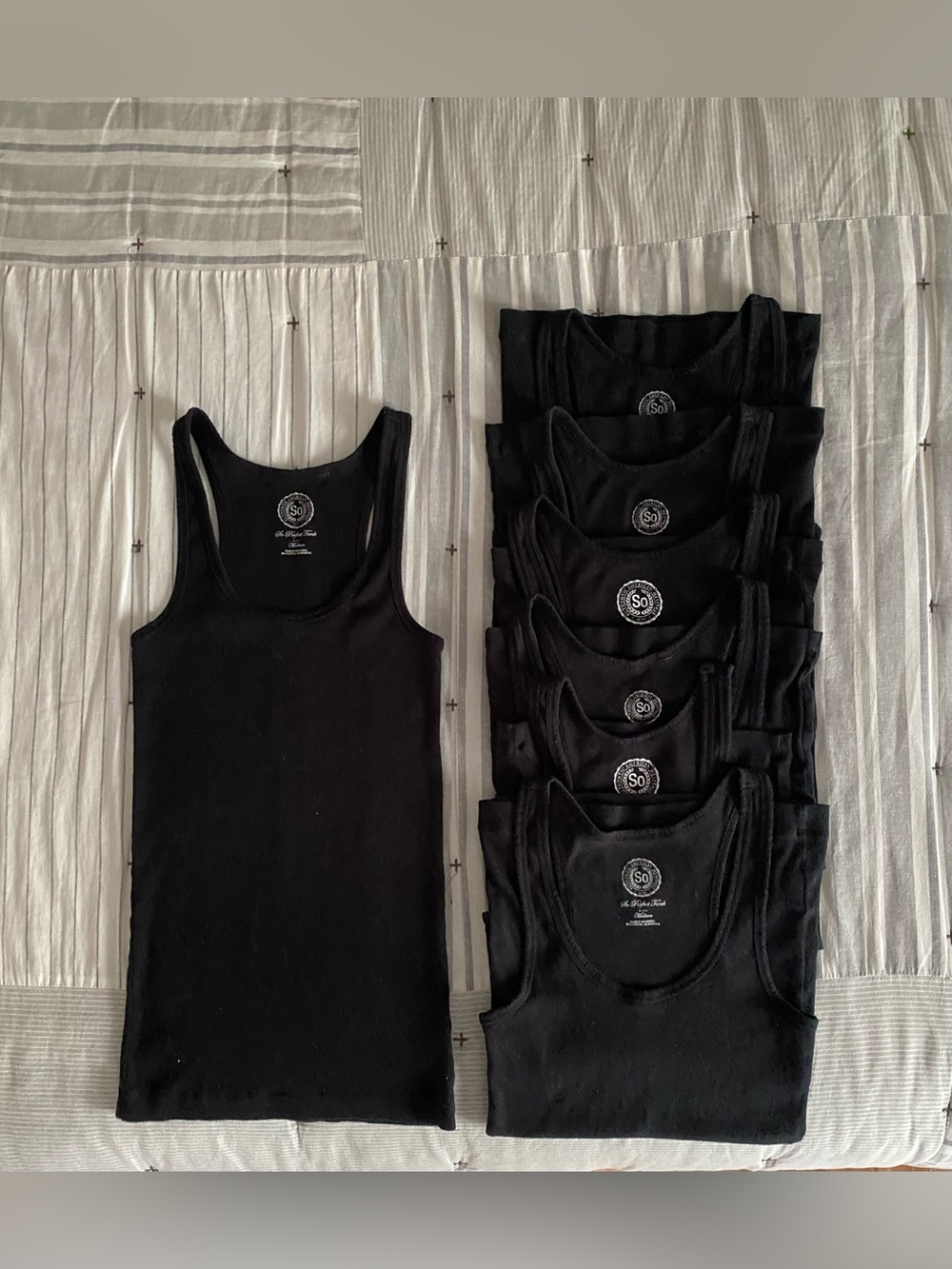 🖤 SO Brand Juniors (The Perfect Tank) Size Med - Set of 7 🖤 - Picture 3 of 3
